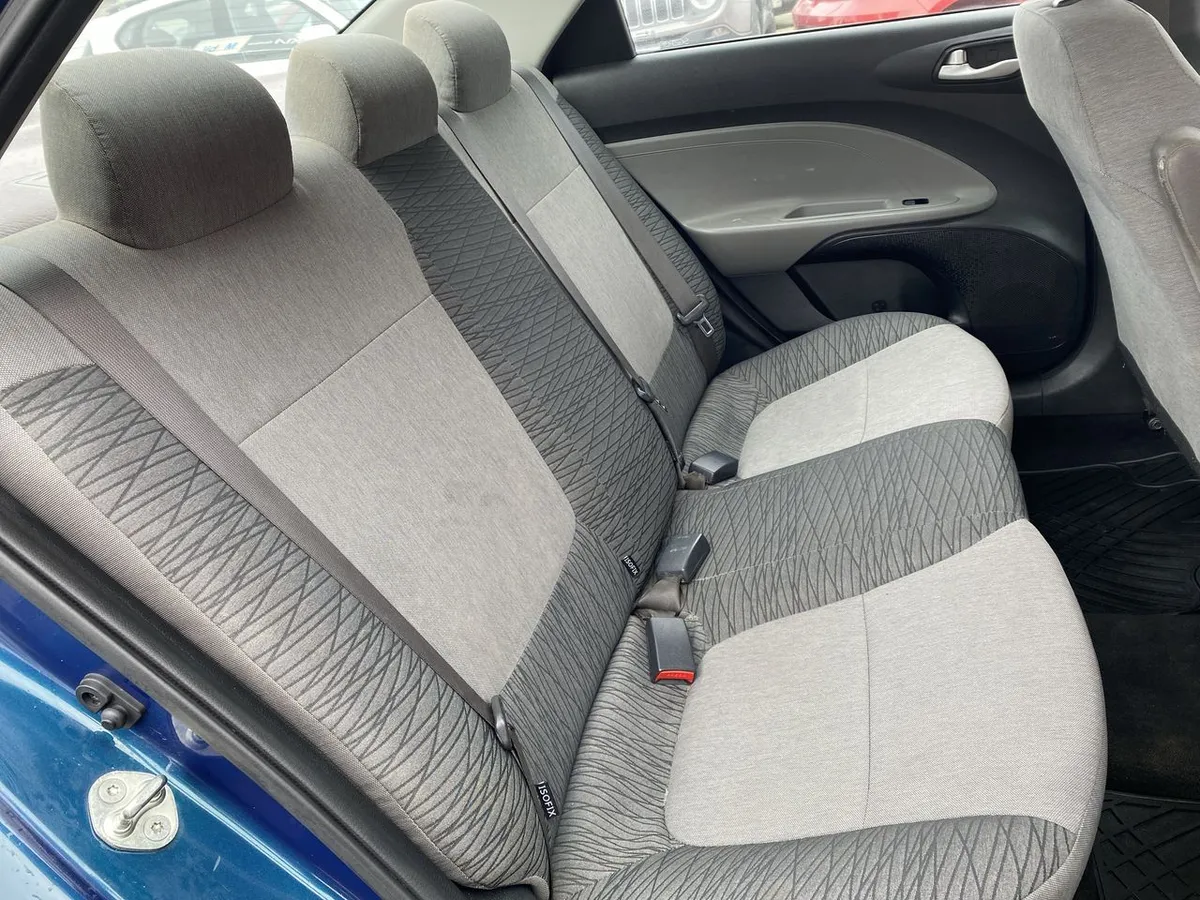 Kia Soluto 1.4 Lx Ac 4x2 Mt 4p año 2023