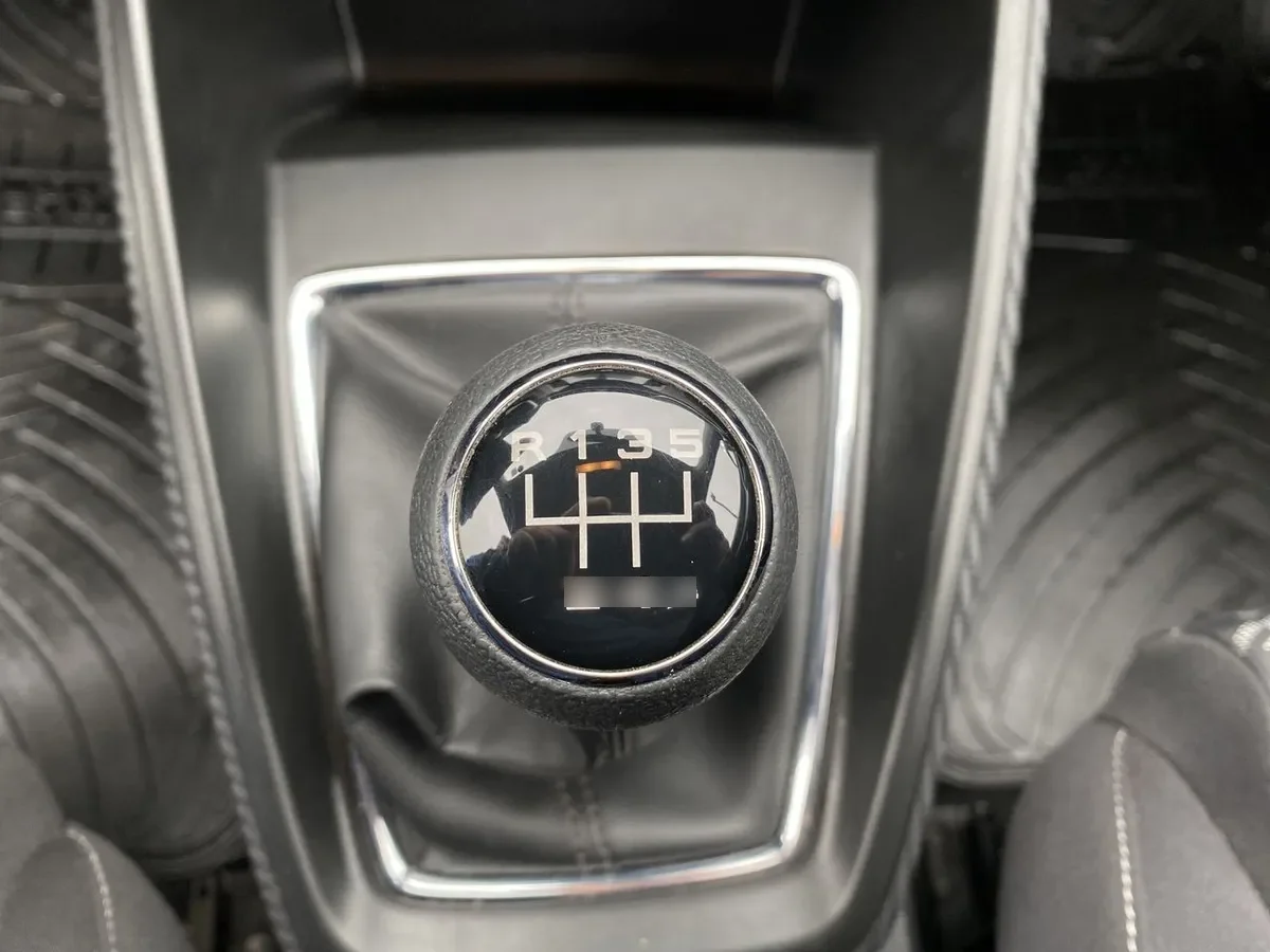 MG Mg Zs 1.5 Std 4x2 Mt 5p año 2024