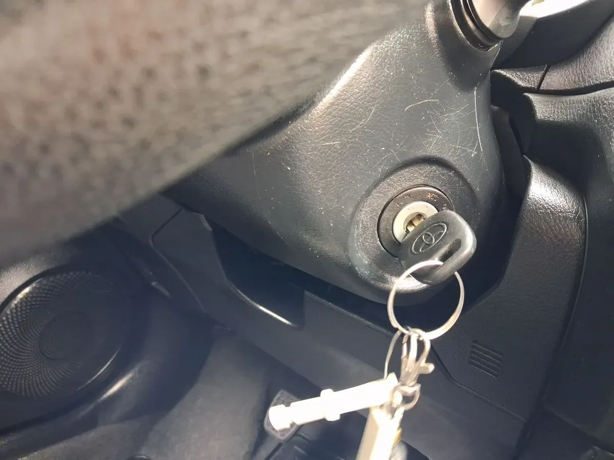 Toyota Yaris 1.5 Gli E 4x2 Mt 4p año 2022