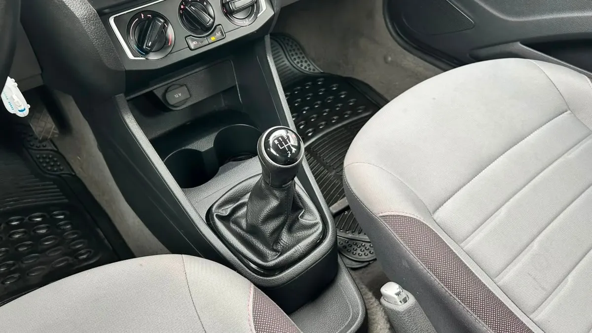 Volkswagen Voyage 1.6 Trendline Ac 2ab año 2022
