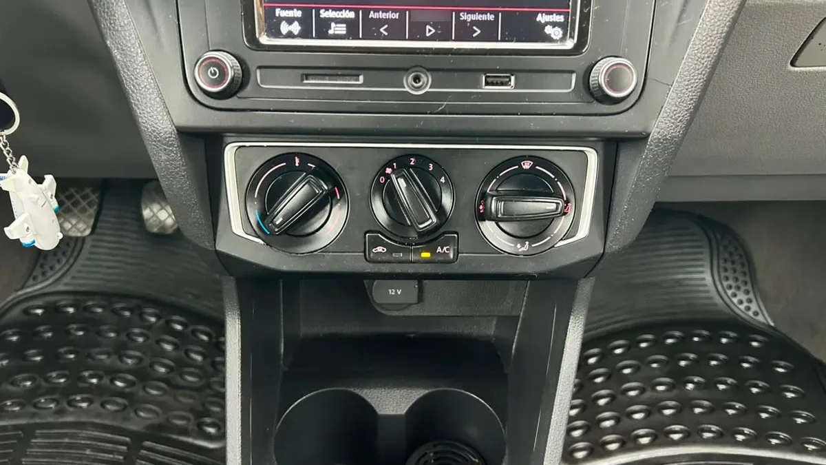 Volkswagen Voyage 1.6 Trendline Ac 2ab año 2022