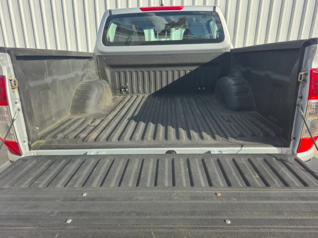 Nissan Navara D Cab 4x4 Xe 2.3 At año 2023