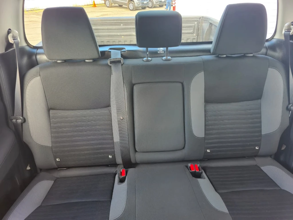 Nissan Navara D Cab 4x4 Xe 2.3 At año 2023