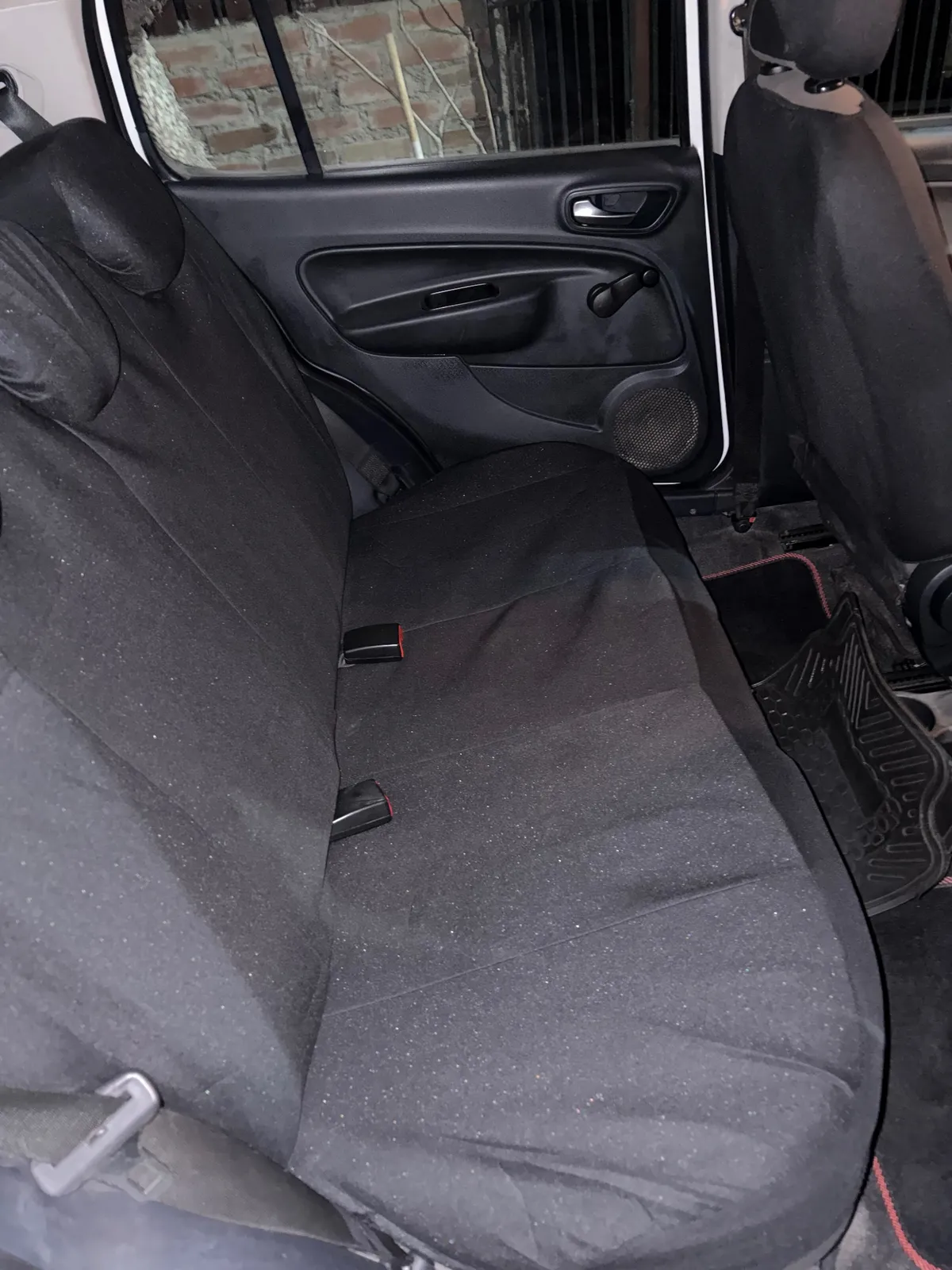 Fiat Uno 1.4 Sporting Mt año 2017