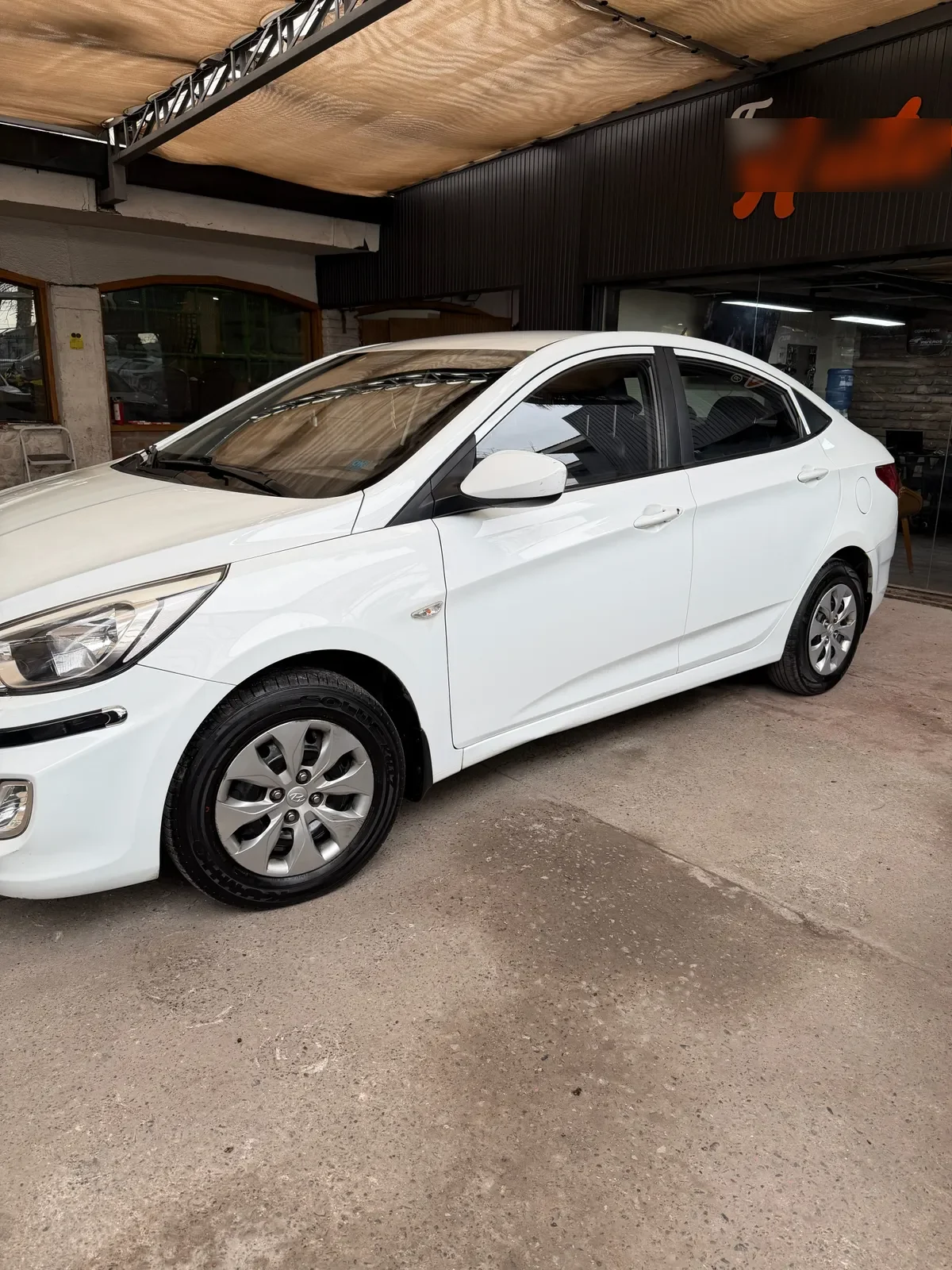 HYUNDAI ACCENT 1.4 Rb Sdn Gl Ac 2ab Mt año 2016