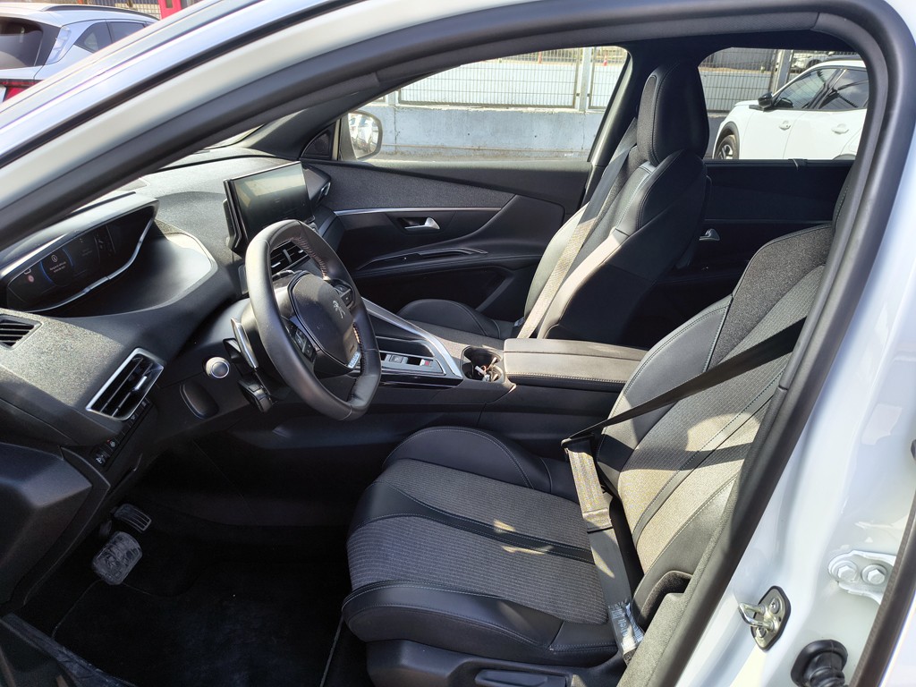 Peugeot 5008 1.6 Allure Pack año 2024