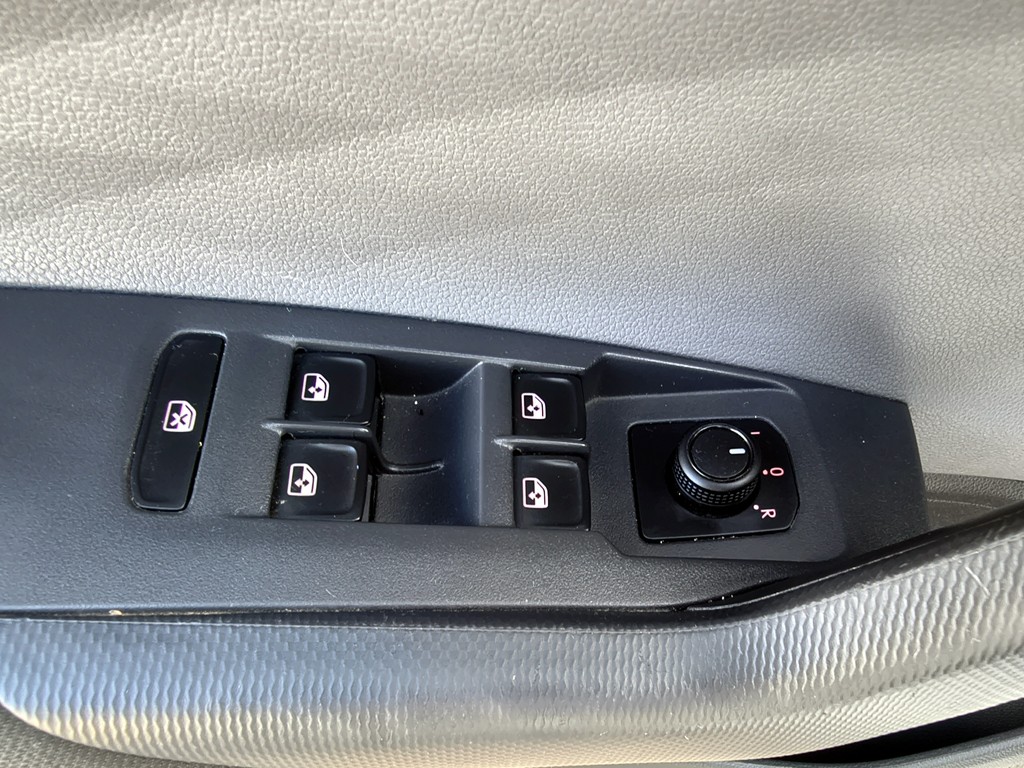 Volkswagen Polo Confortline 1.6 Gasolina 4x2 T/m año 2025
