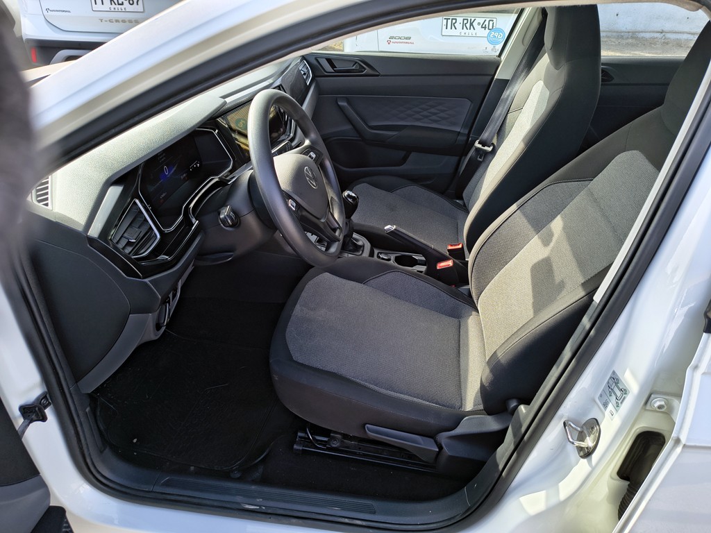 Volkswagen Polo Confortline 1.6 Gasolina 4x2 T/m año 2025