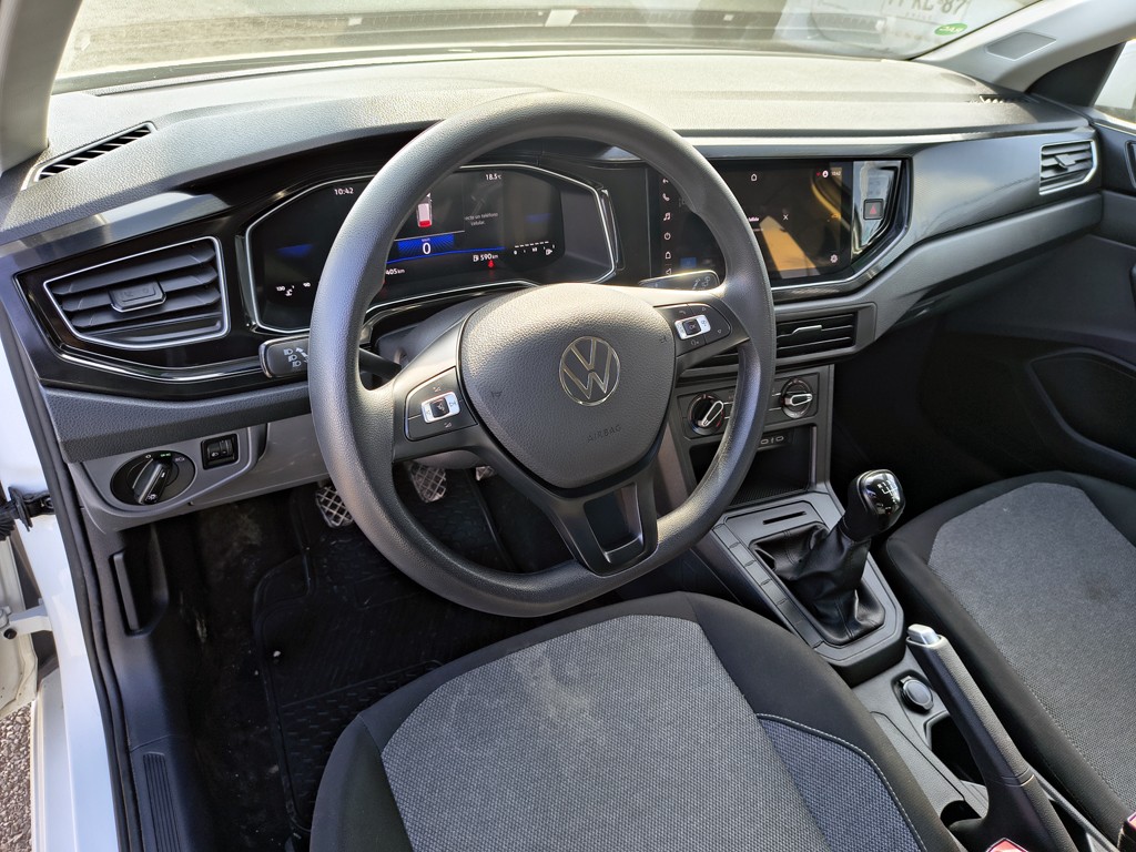 Volkswagen Polo Confortline 1.6 Gasolina 4x2 T/m año 2025