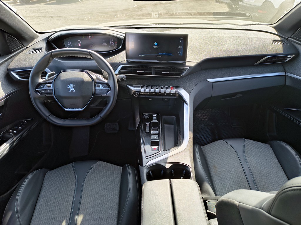 Peugeot 5008 1.6 Allure Pack año 2024