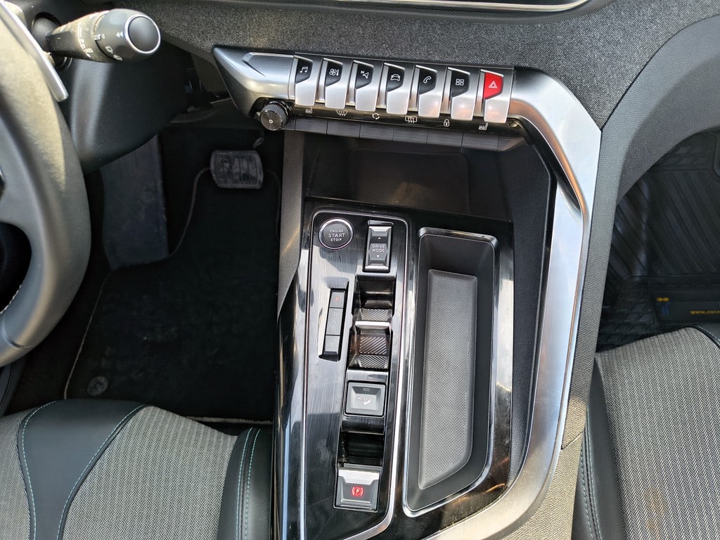 Peugeot 5008 1.6 Allure Pack año 2024