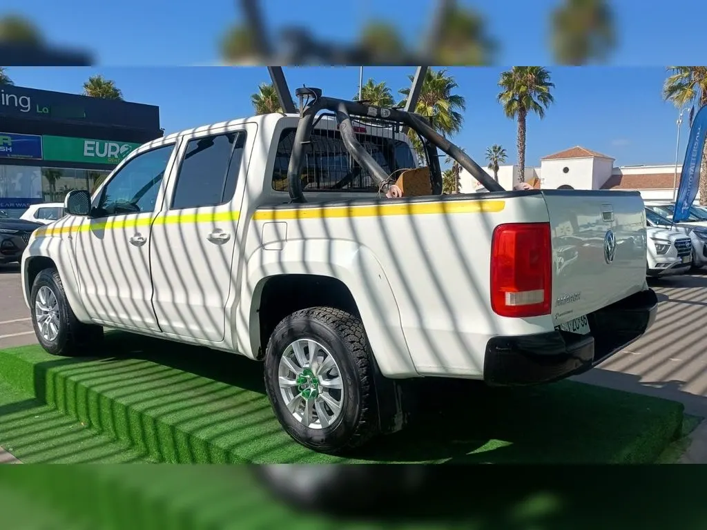 Volkswagen Amarok 2.0 Trendline Diesel 4motion 4x4 Dob. Cab. Mt 4p año 2023