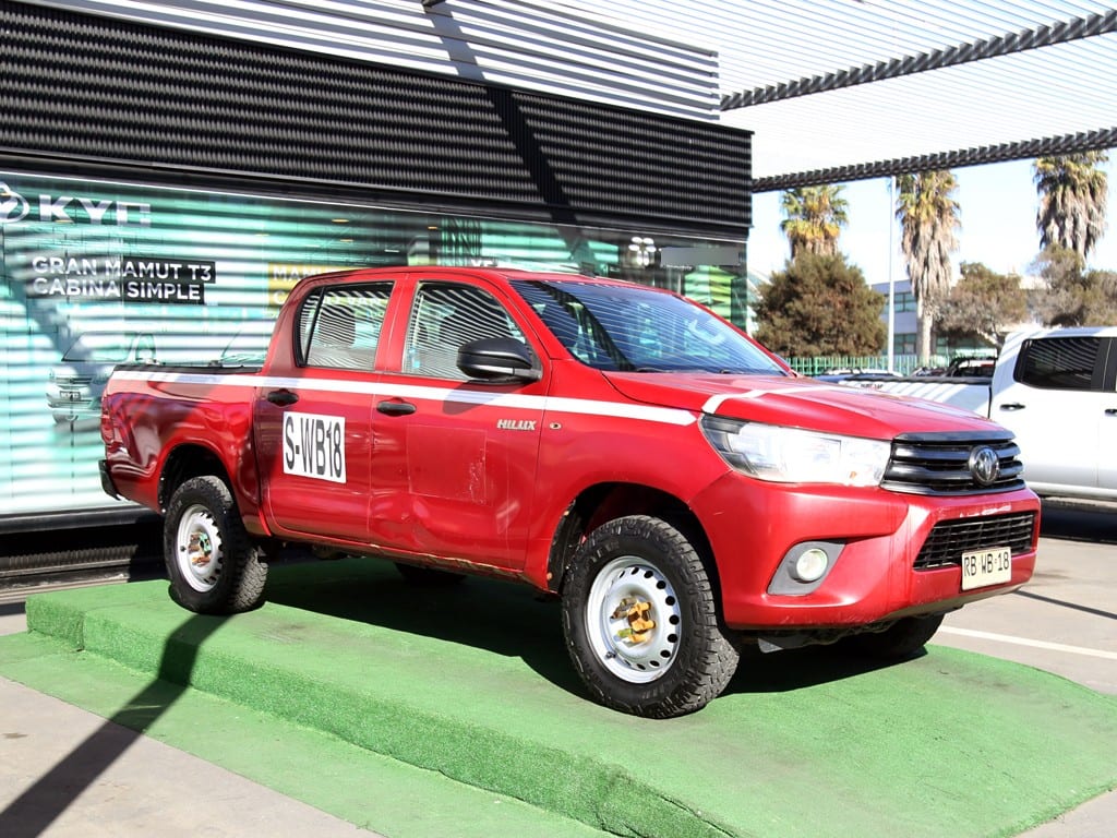 Toyota Hilux 2.4 Dx 4x2 Mt año 2022