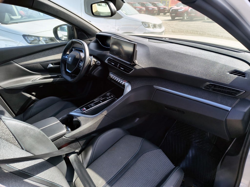 Peugeot 5008 1.6 Allure Pack año 2024