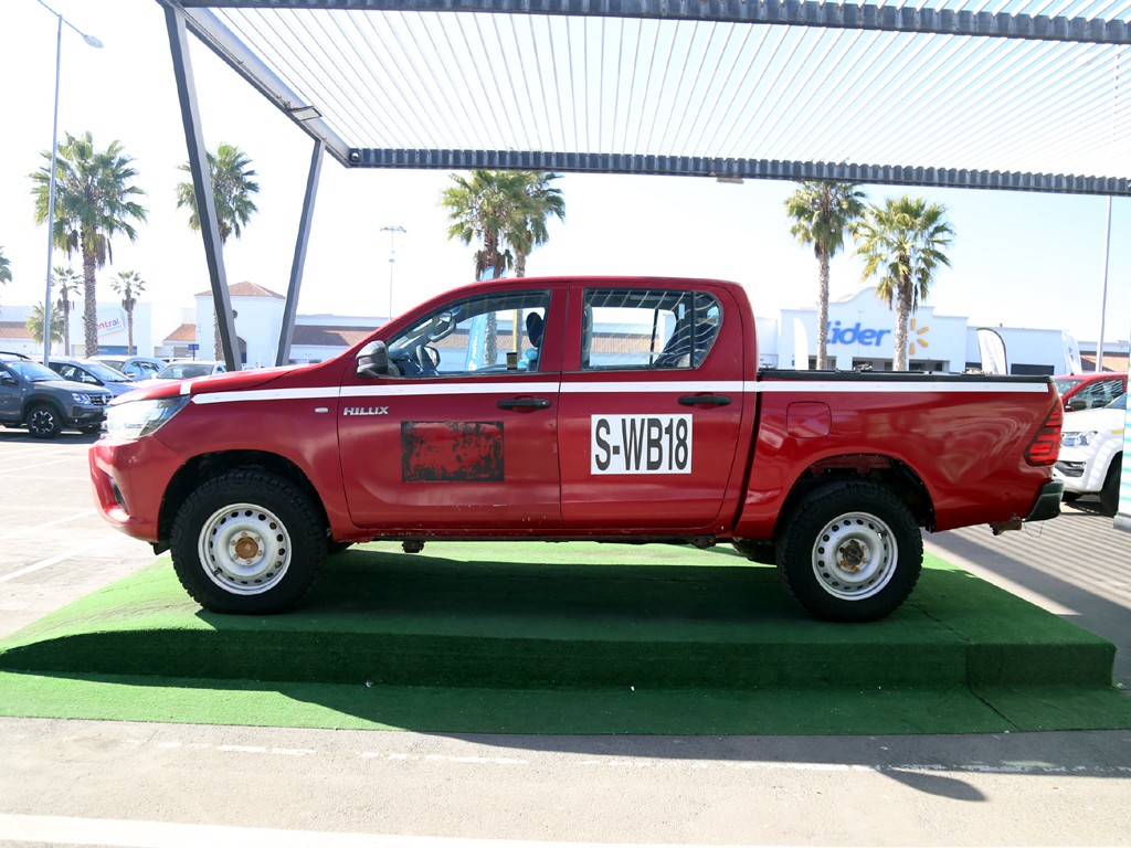 Toyota Hilux 2.4 Dx 4x2 Mt año 2022