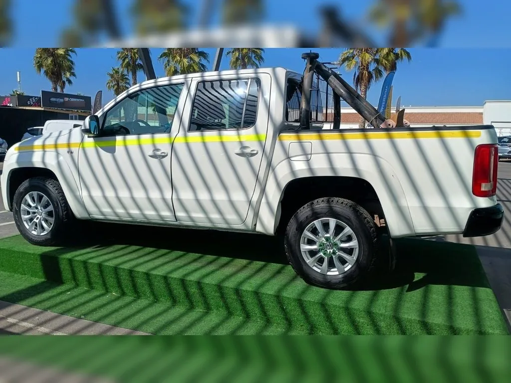 Volkswagen Amarok 2.0 Trendline Diesel 4motion 4x4 Dob. Cab. Mt 4p año 2023
