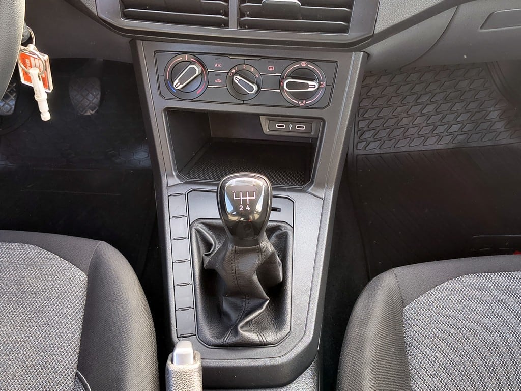 Volkswagen Polo Confortline 1.6 Gasolina 4x2 T/m año 2025