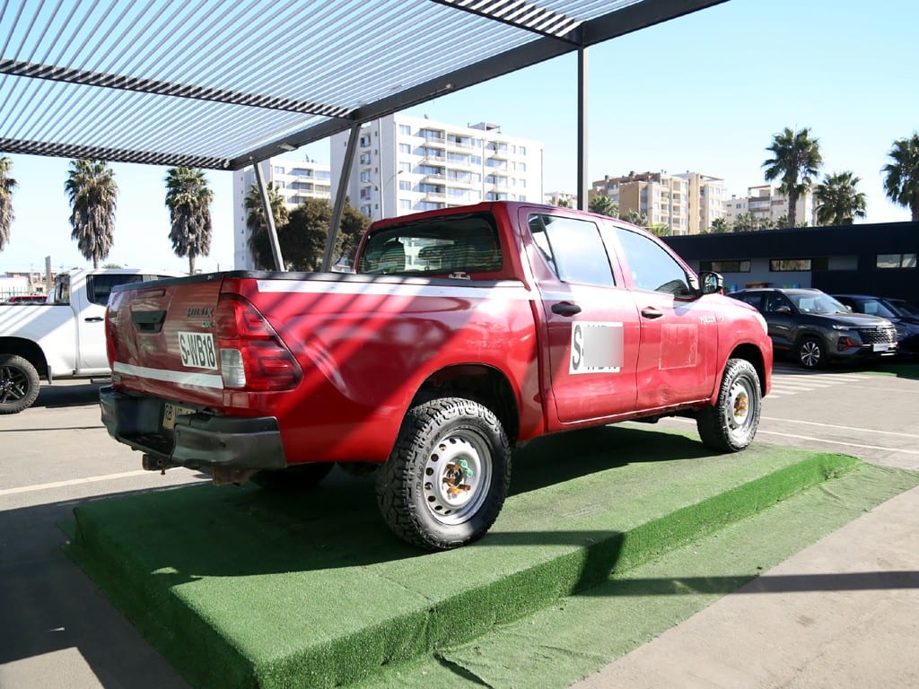 Toyota Hilux 2.4 Dx 4x2 Mt año 2022