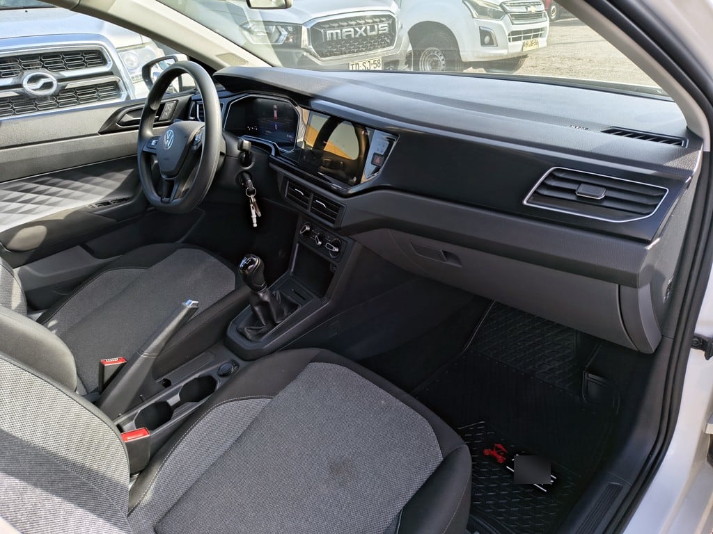Volkswagen Polo Confortline 1.6 Gasolina 4x2 T/m año 2025