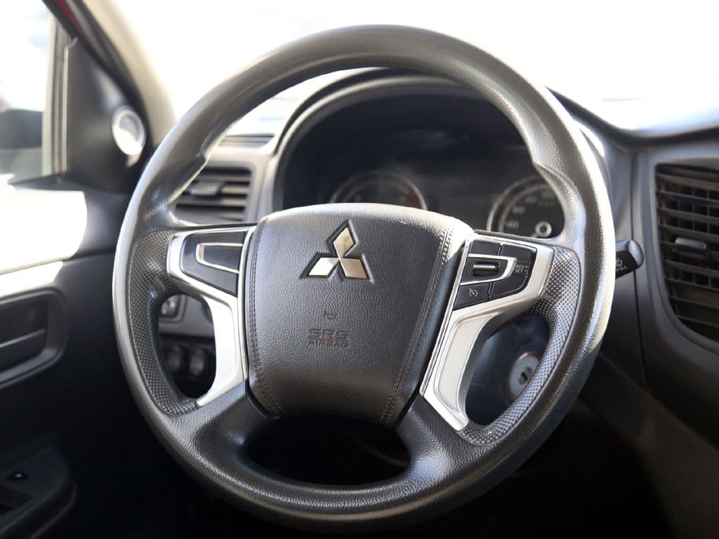 Mitsubishi L200 Katana 2.4 4x4 Mt año 2023