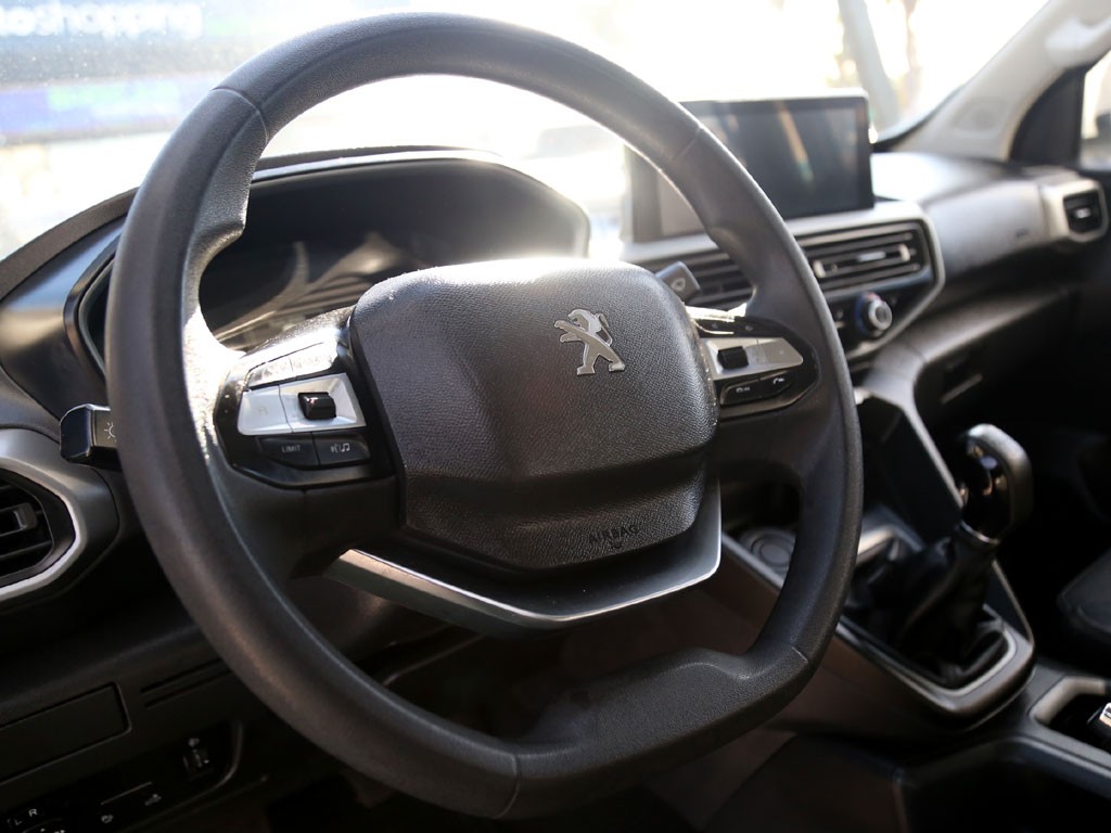 Peugeot Landtrek Hdi 1.9 4x2 año 2023