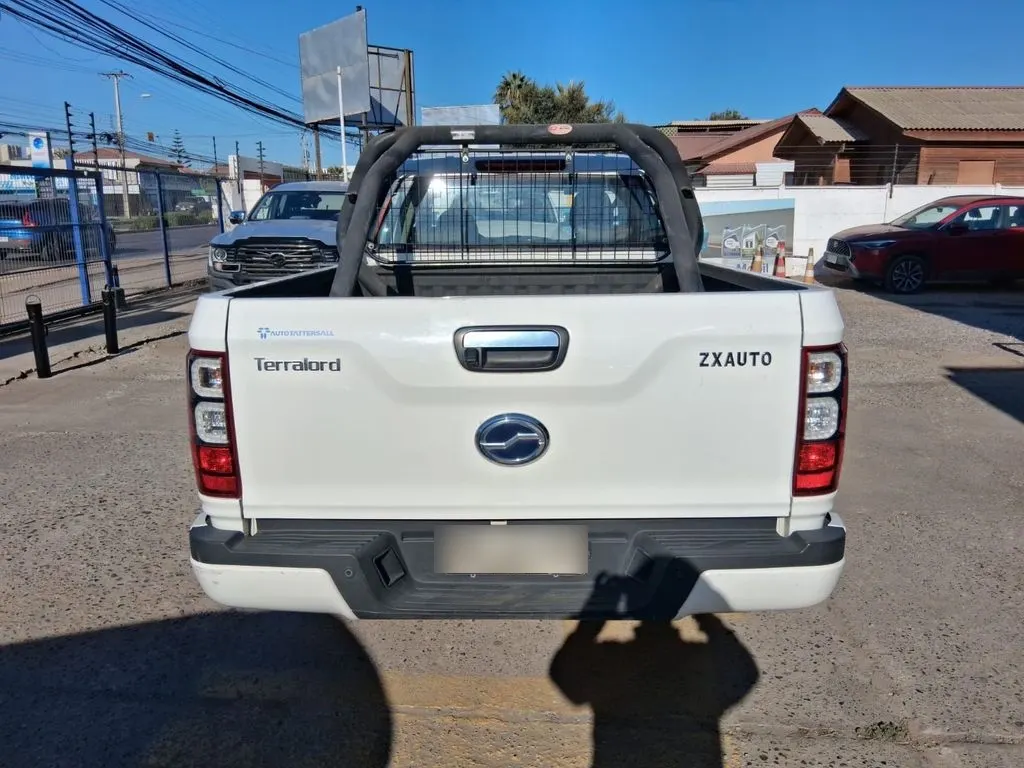 ZX Auto Terralord Dlx 4x2 año 2023