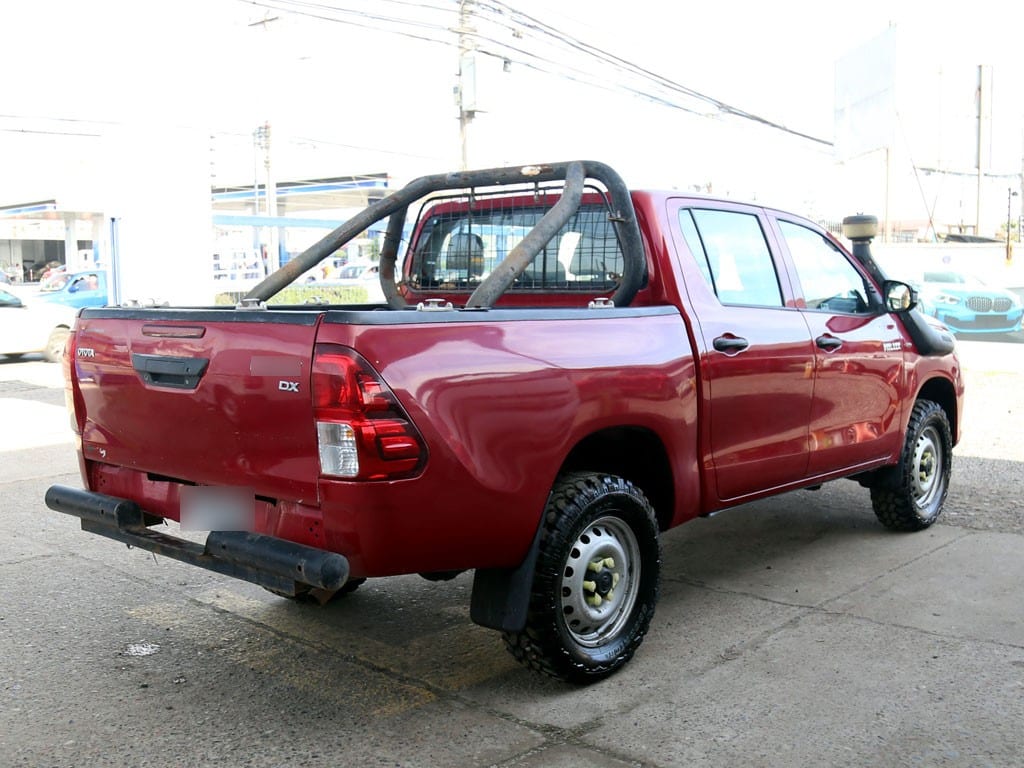 Toyota Hilux Dx 4x4 2.4 año 2023