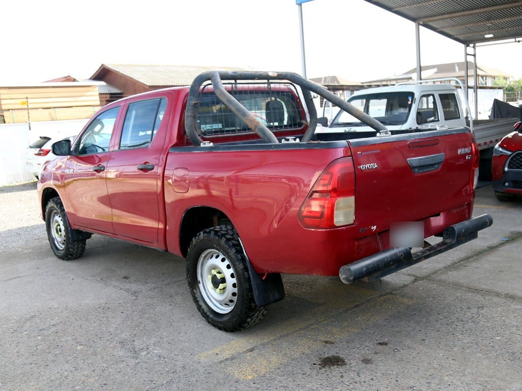 Toyota Hilux Dx 4x4 2.4 año 2023