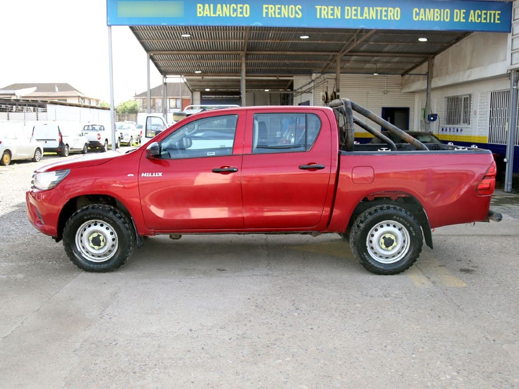 Toyota Hilux Dx 4x4 2.4 año 2023
