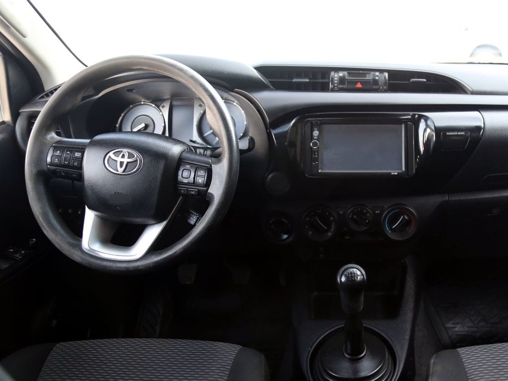 Toyota Hilux Dx 4x4 2.4 año 2023