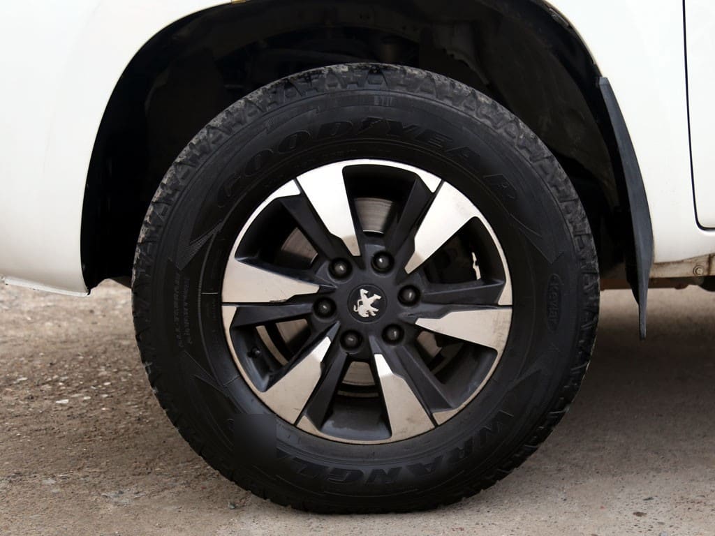 Peugeot Landtrek 1.9 4x2 año 2023