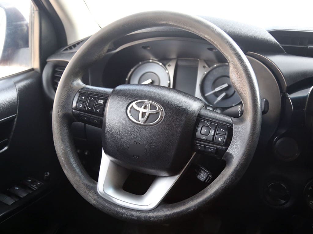 Toyota Hilux Dx 4x4 2.4 año 2023