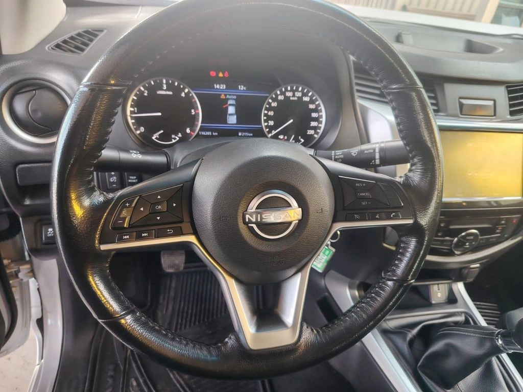 Nissan Navara Navara D Cab 2.3 Mt 4x2 año 2023