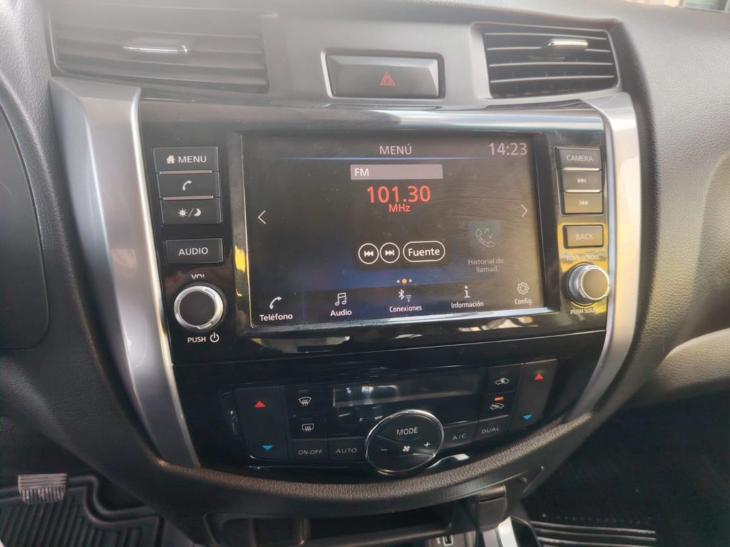 Nissan Navara Navara D Cab 2.3 Mt 4x2 año 2023