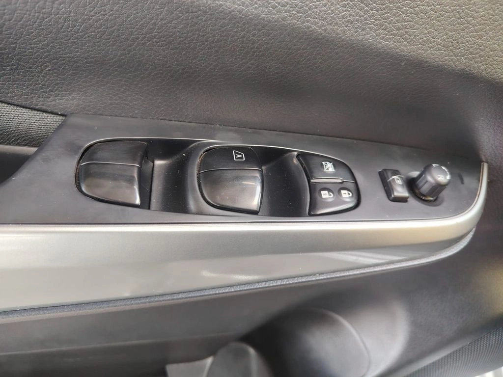 Nissan Navara Navara D Cab 2.3 Mt 4x2 año 2023