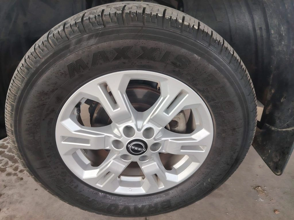 Nissan Navara Navara D Cab 2.3 Mt 4x2 año 2023