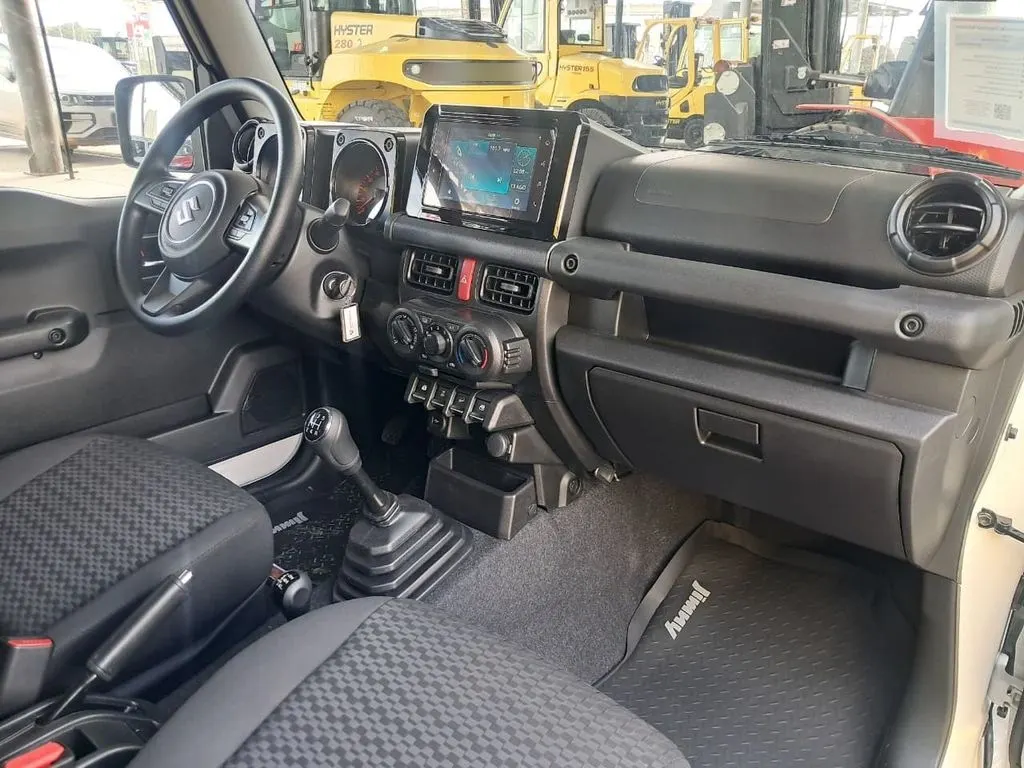 Suzuki Jimny Gl Winche Mt 4x4 año 2026