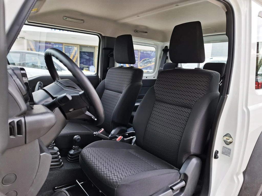 Suzuki Jimny 1.5 Gl Valor + Iva año 2025