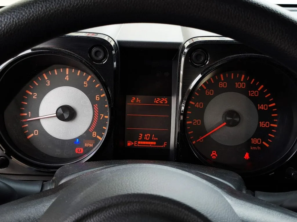 Suzuki Jimny 1.5 Gl Valor + Iva año 2025