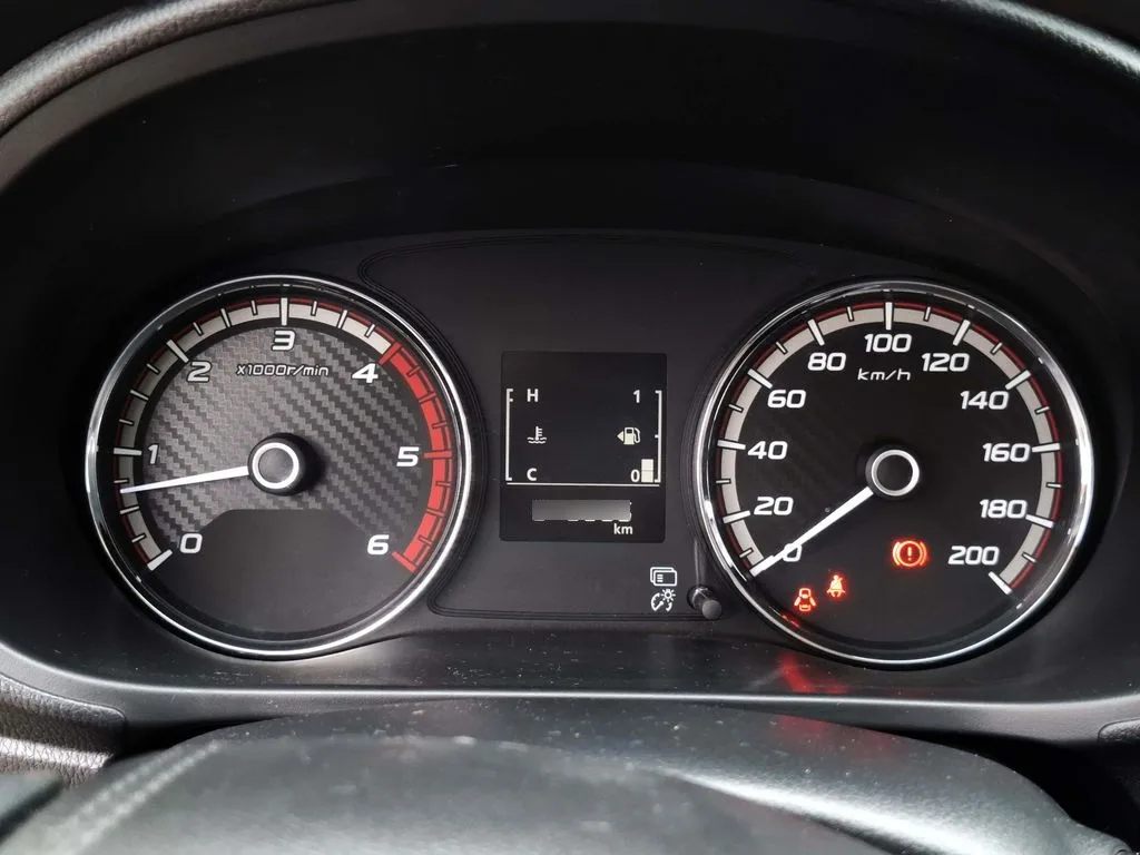 Mitsubishi L200 2.4 Katana Cr 4x2 Mt año 2022