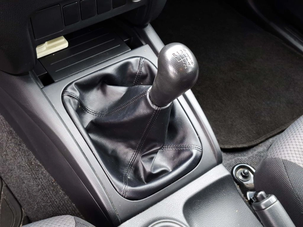Mitsubishi L200 2.4 Katana Cr 4x2 Mt año 2022