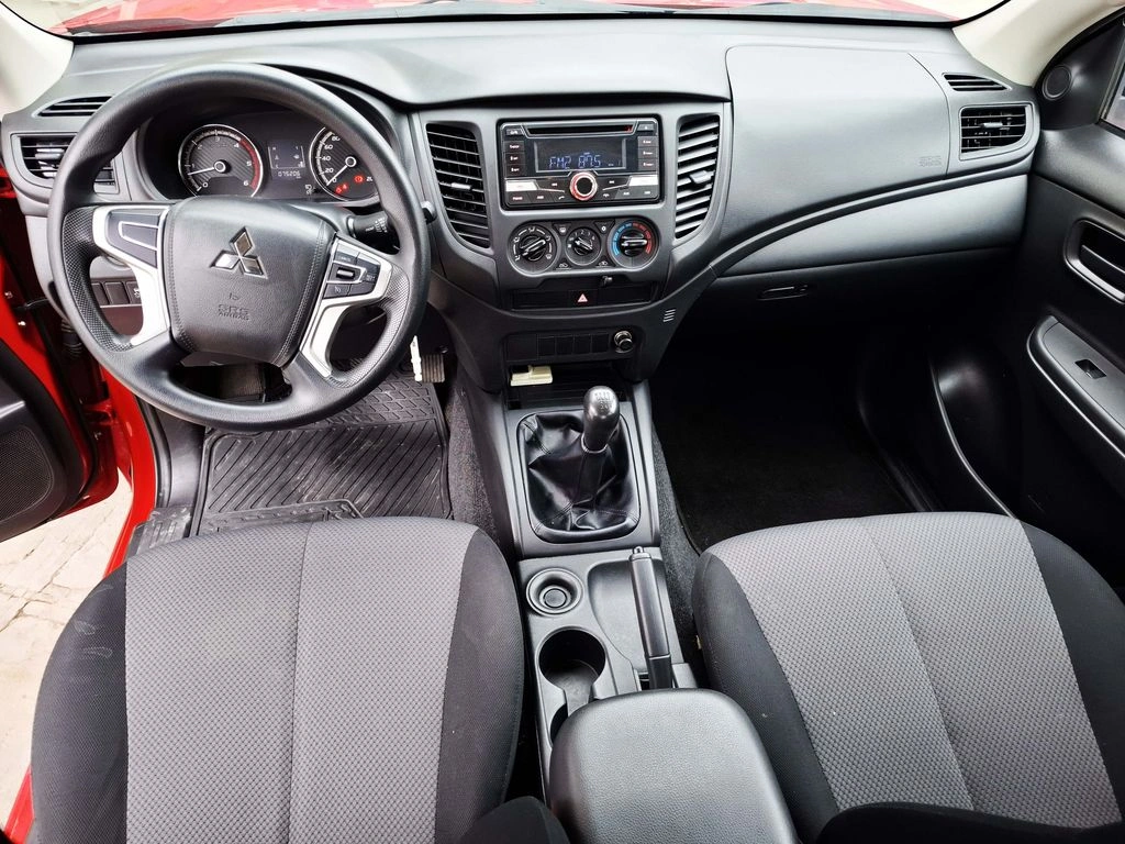 Mitsubishi L200 2.4 Katana Cr 4x2 Mt año 2022