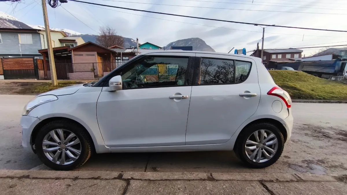 SUZUKI SWIFT 1.2 Glx At Ac año 2015