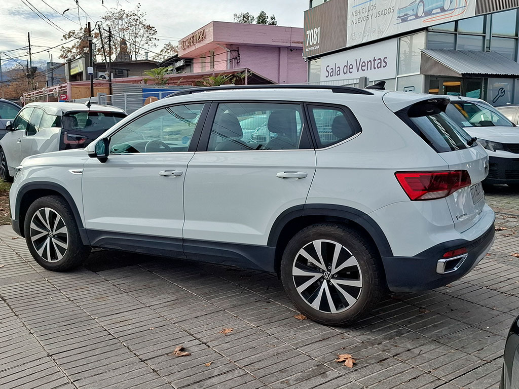 Volkswagen Taos 1.4 Tsi Confortline año 2025