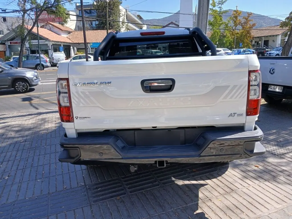 ZX Auto Grand Lion Cabina Doble 4x4 At 2.3 Precio + Iva año 2026