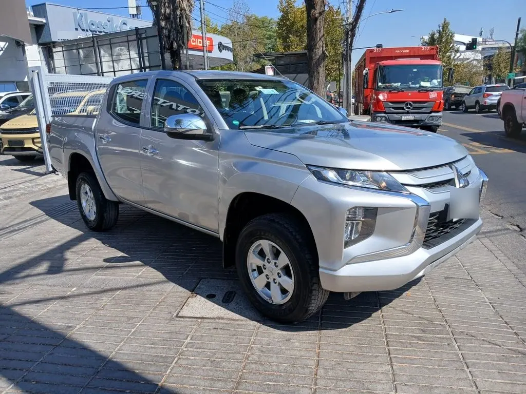 Mitsubishi L200 L200 Katana Crt 4x4 2.4 año 2021