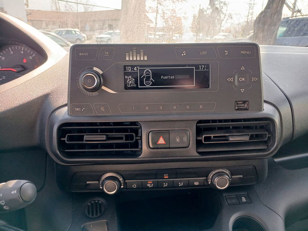 Peugeot Landtrek Landtrek Active Hdi 4x2 Mt año 2023
