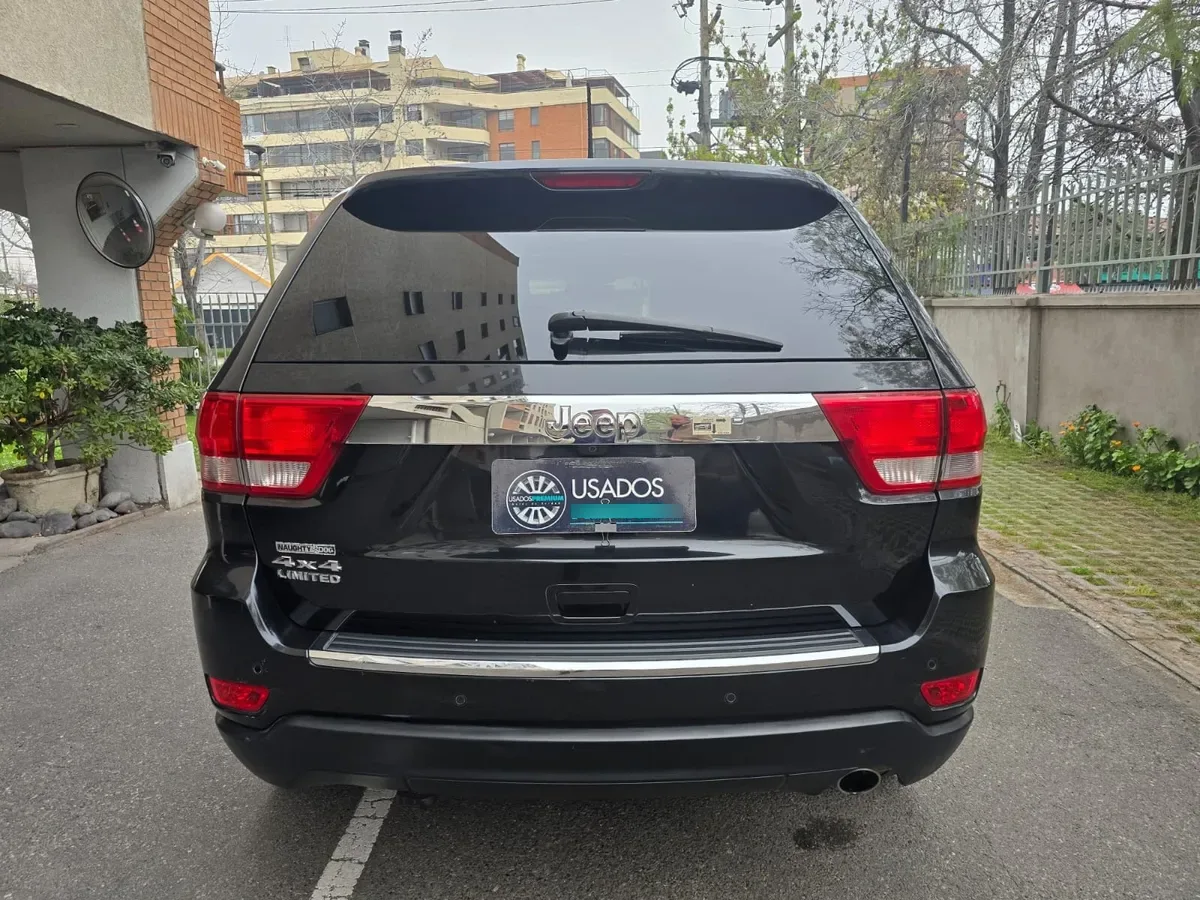 JEEP GRAND CHEROKEE 3.6 Limited At 4x2 año 2013