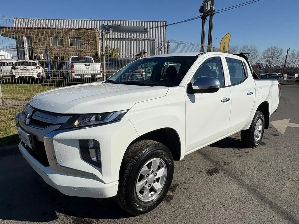 Mitsubishi L200 Katana Cr 4x2 año 2023
