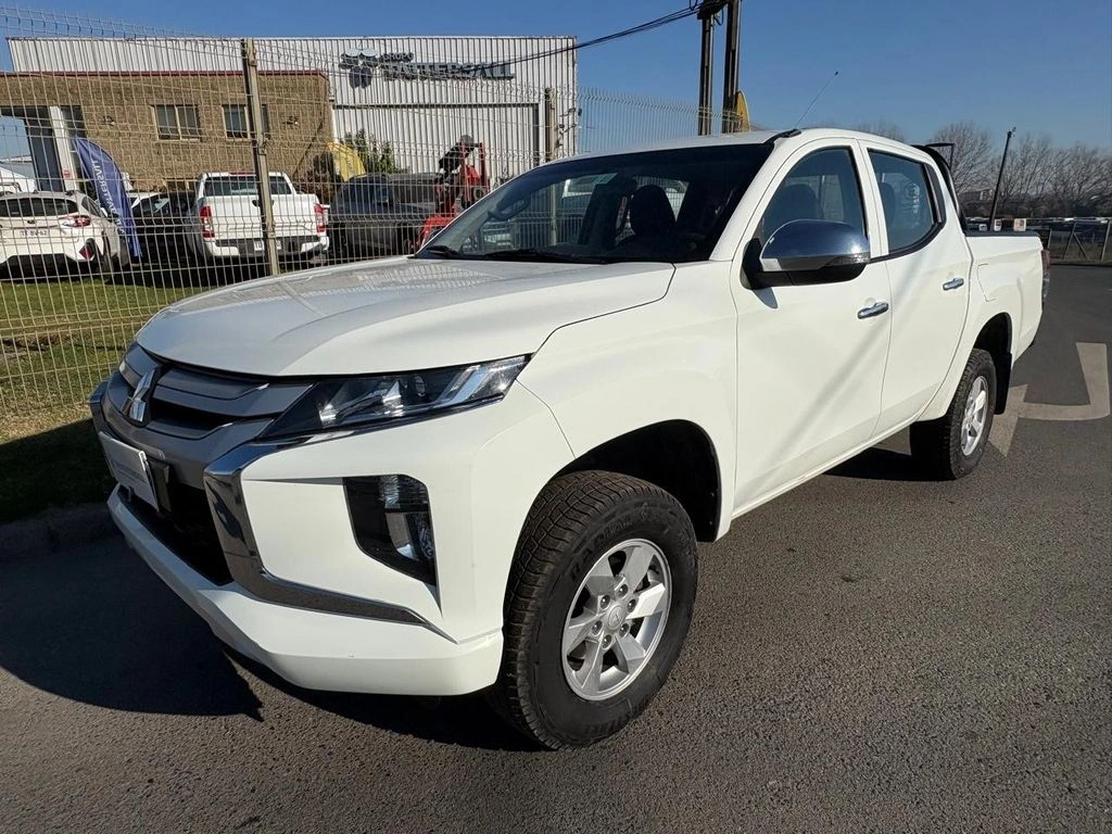 Mitsubishi L200 Katana Cr 4x2 año 2022